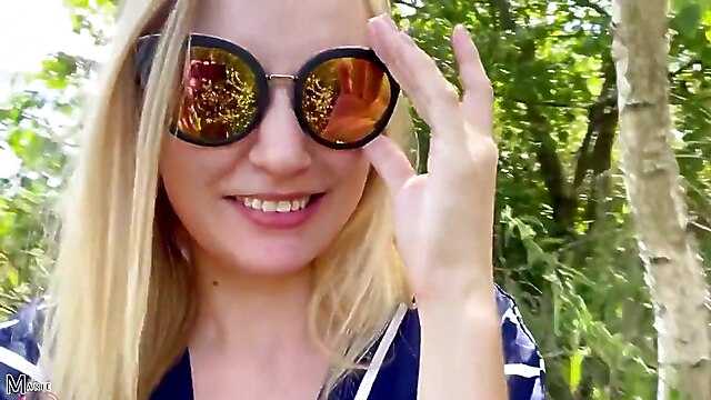 Geile schlampe, big cock outdoor deepthroat, blonde coed bbc, outdoor erwischt, geiles blondes teen, public erwischt
