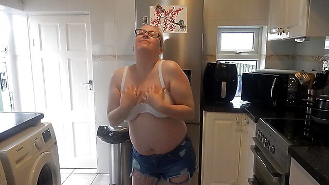 Mom booty shorts, mom butt strip, british wife strip, hot mom in booty shorts, uk blonde wife