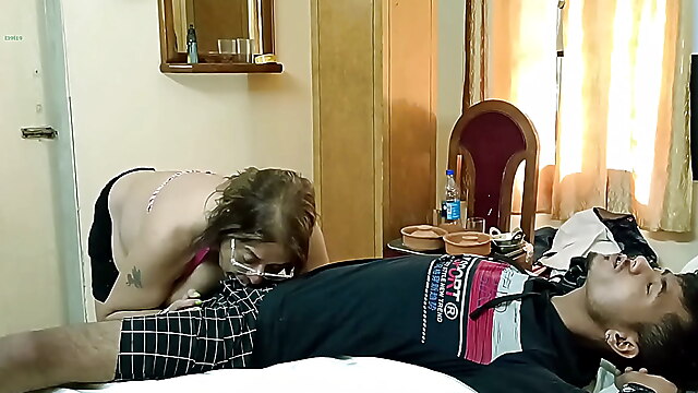 Indian aunty xnxx sex, homemade with younger, aunt sex with young, cheating with young, best lover sex, you are to young