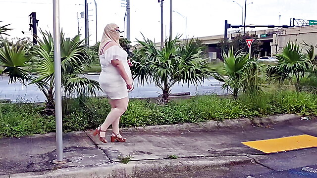 Milf masturbated public, homemade car dildo, ssbbw girls bootys, homemade public bus, huge dildo in public