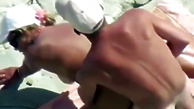 Couple voyeur, doggy style shagging, blondes doggy outdoor, beach voyeur style, beach voyeur doggy