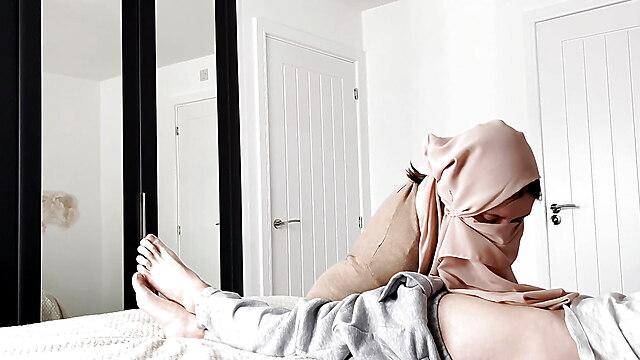 Maid flash blowjob, flashing for money, arabic maid porno, maid blowjob hidden, muslim money